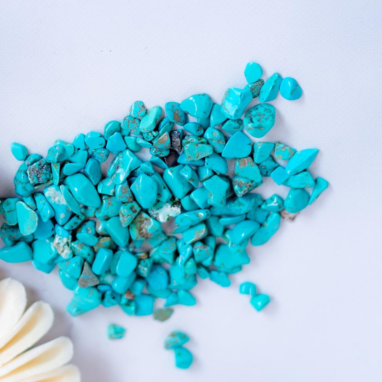 ターコイズ【AAA品質】さざれ石100g 天然石パワーストーン｜観賞用・インテリア・オルゴナイト・盛り塩浄化・魔除け・旅のお守りにおすすめ
